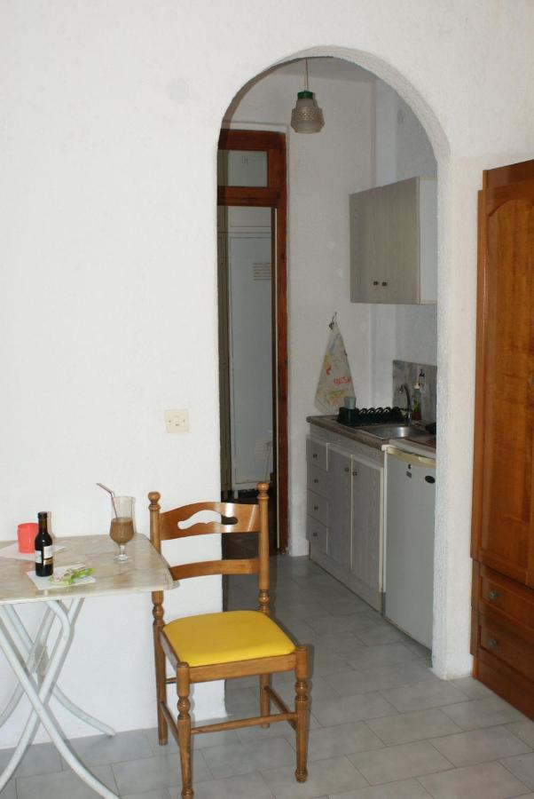 Kallithea  Hotel Agni -Enoikiazomena Diamerizmata المظهر الخارجي الصورة
